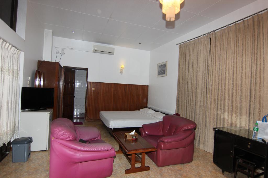 Hotel Windsor Yangon Extérieur photo