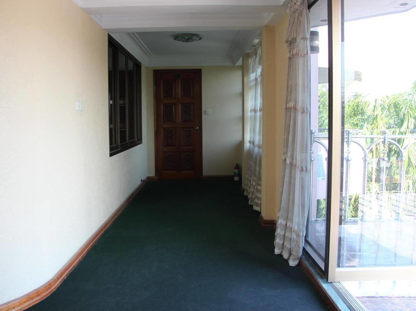 Hotel Windsor Yangon Extérieur photo
