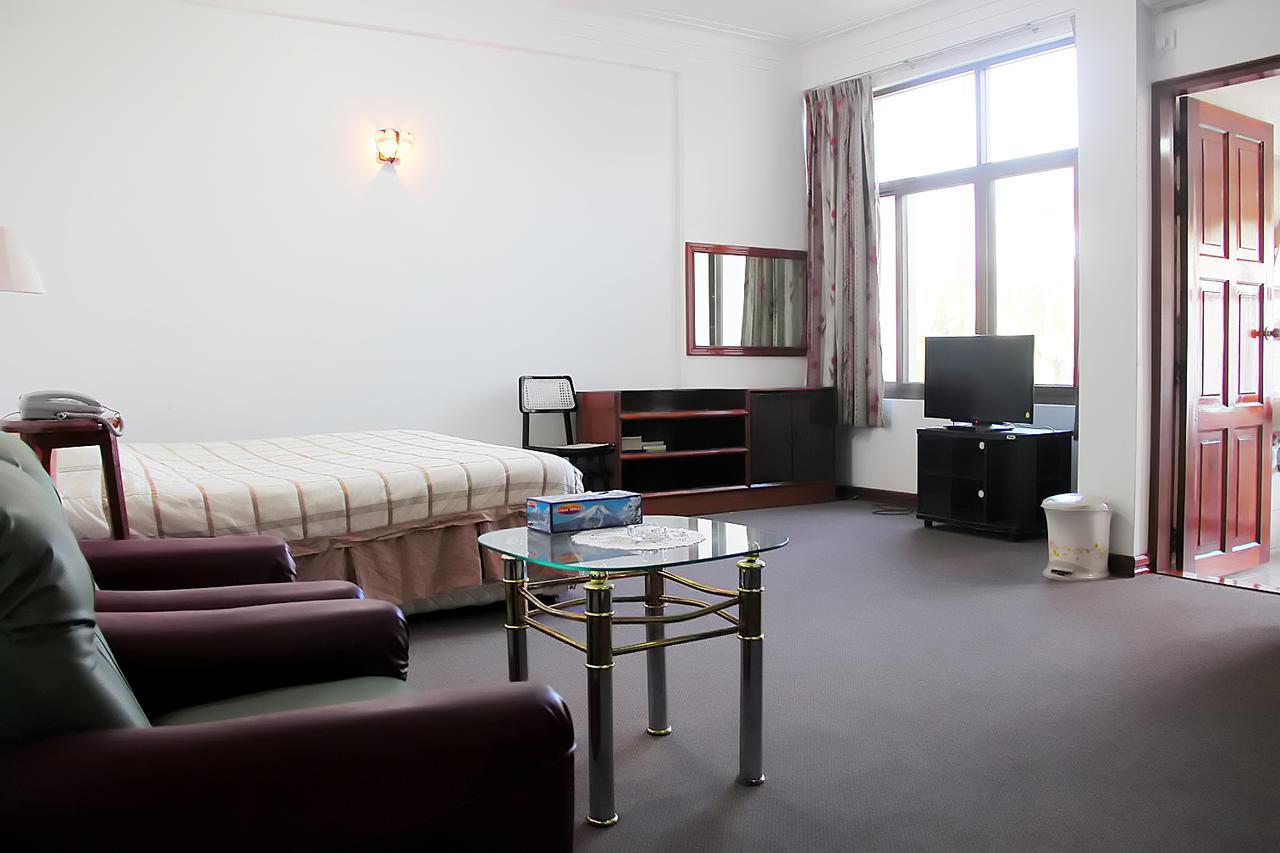 Hotel Windsor Yangon Extérieur photo