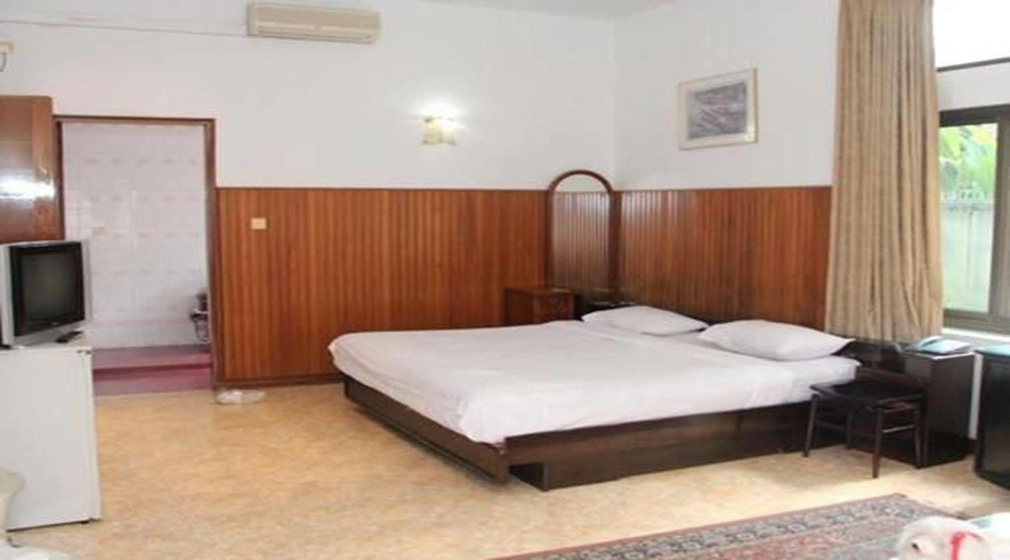 Hotel Windsor Yangon Extérieur photo