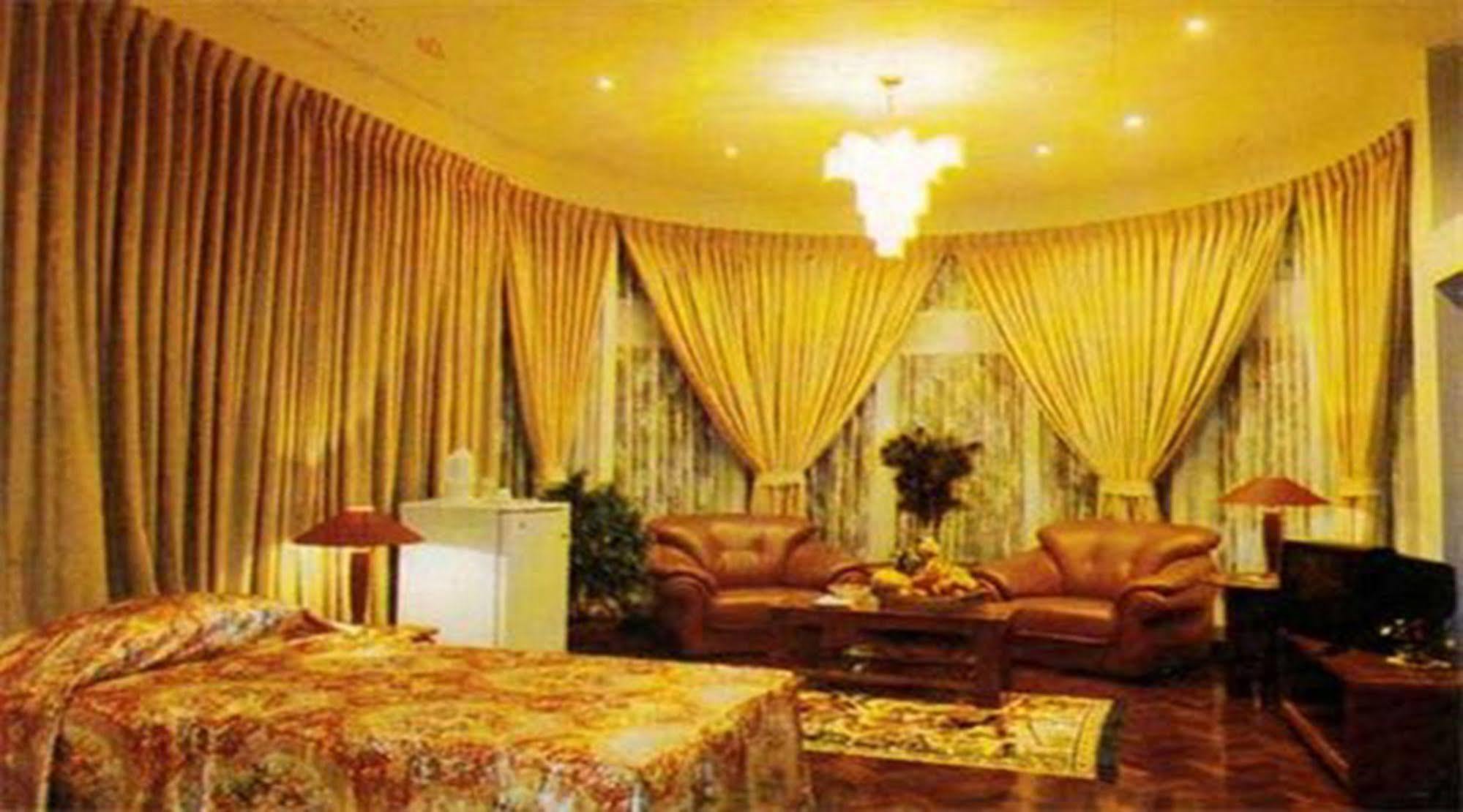 Hotel Windsor Yangon Extérieur photo